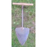 A peat shovel