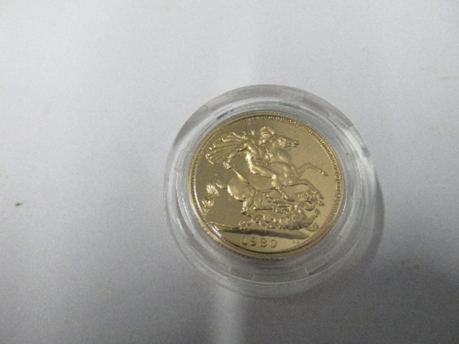 A cased Queen Elizabeth II 1980 gold proof set, comprising £5, £2, sovereign and half sovereign - Image 8 of 11