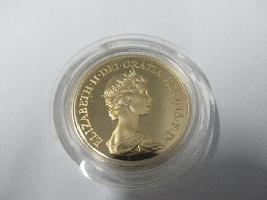 A cased Queen Elizabeth II 1980 gold proof set, comprising £5, £2, sovereign and half sovereign - Image 7 of 11
