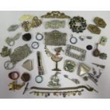 A Selection of Costume Jewellery