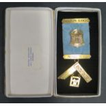 A 9ct Gold Masonic Jewel from Hilton No. 3572 Province of Natal, c. 8.3g weighable gold