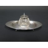 An Edward VII Silver Oval Inkwell with slice cut glass ink pot, Chester 1902, 14.5cm