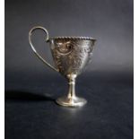 An Edward VII Silver Egg Cup with chased foliate decoration, Sheffield 1903, Walker & Hall, 56g