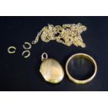 A 9ct Gold Wedding Band (size M), damaged 9ct gold necklace (3.5g) 9ct gold front and back locket