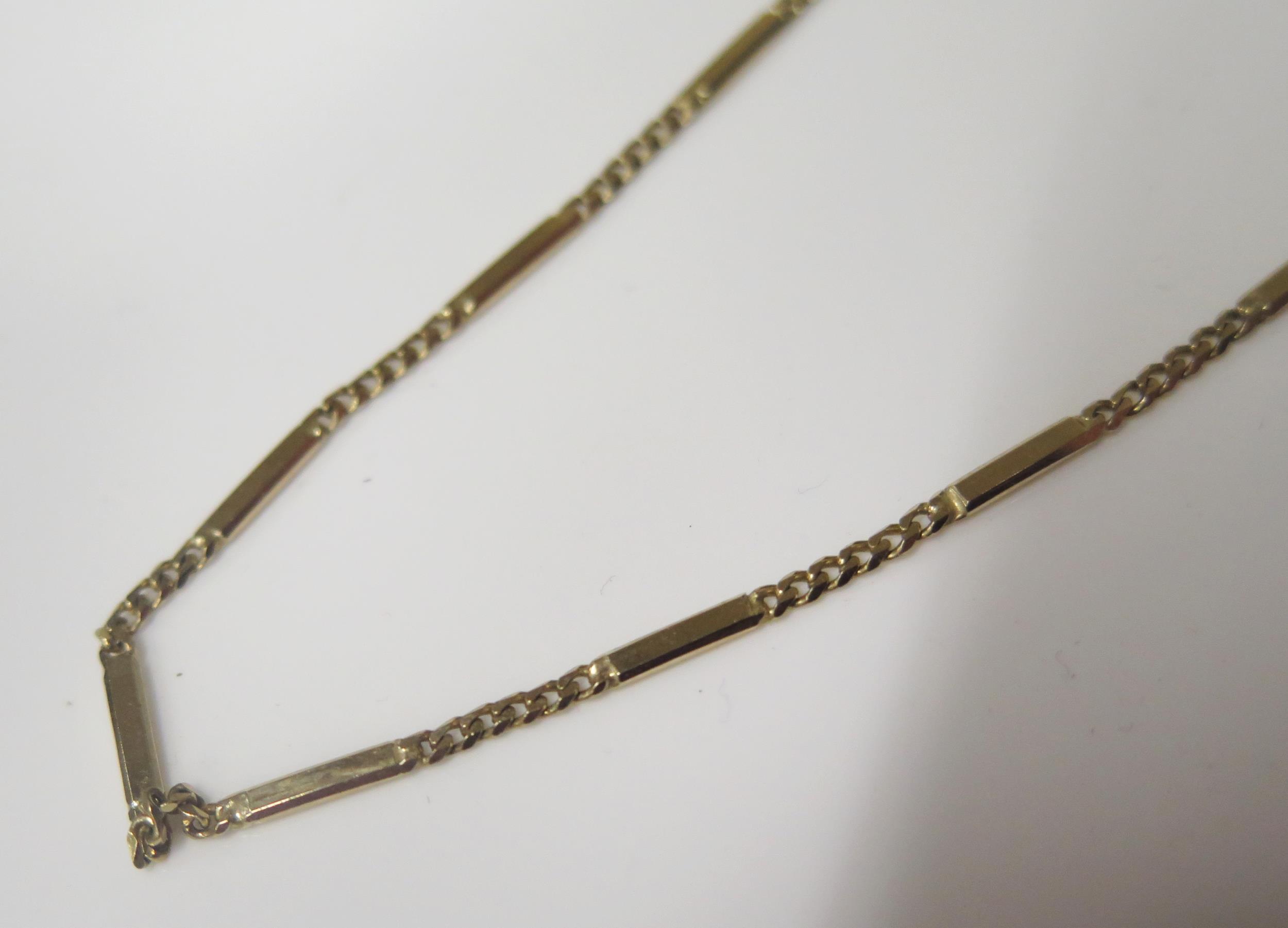 An 18" 9ct Yellow Gold Crushed Curb and Bar Link Bracelet, 6.7g - Image 3 of 4