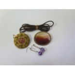 An Antique Woven Hair Necklace (A/F), agate brooch, gilt filigree brooch, etc.