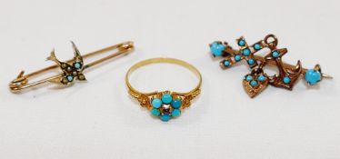 A Victorian gold, turquoise and garnet set daisy head cluster ring, 1.