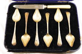 A set of six silver grapefruit spoons, Sheffield 1938 by John Dixon and Sons, combined weight 4.