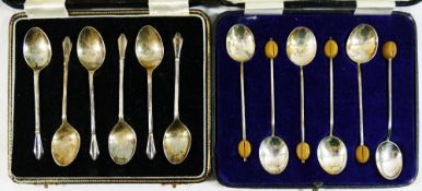 A set of six George V silver coffee spoons, Birmingham 1913, cased,