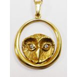 A modern 18 carat gold owl head pendant with diamond set eyes, London 1996, 7.2g gross, 2.