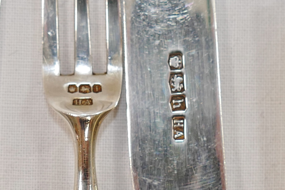 A set of George V ivory handled silver tea knives and cake forks for six place settings, - Image 2 of 2