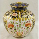 An early 20th century Royal Crown Derby Imari pattern lidded pot pourri vase,