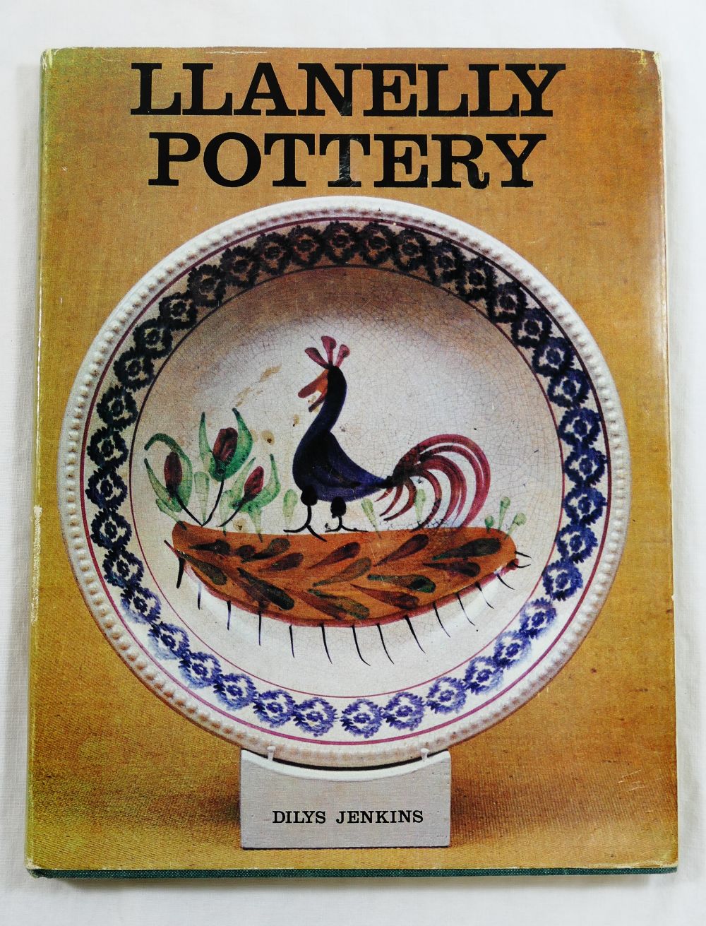 A collection of 11 items of Llanelly Pottery belonging to the late Dilys Jenkins, - Image 17 of 26