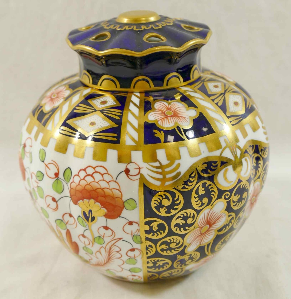 An early 20th century Royal Crown Derby Imari pattern lidded pot pourri vase, - Image 2 of 6