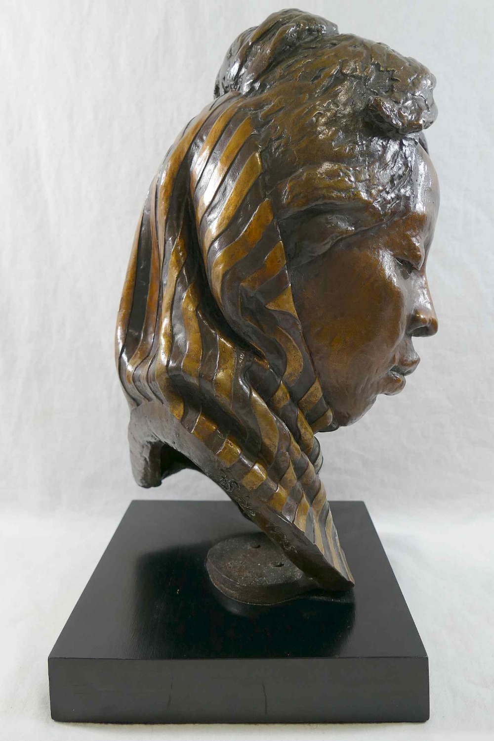 A head study of an African lady wearing a scarf, bronze with gilt detail, on rectangular plinth, - Image 4 of 8