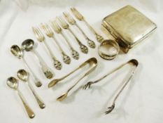 A small quantity of silver comprised of a George III silver fiddle pattern mustard spoon,