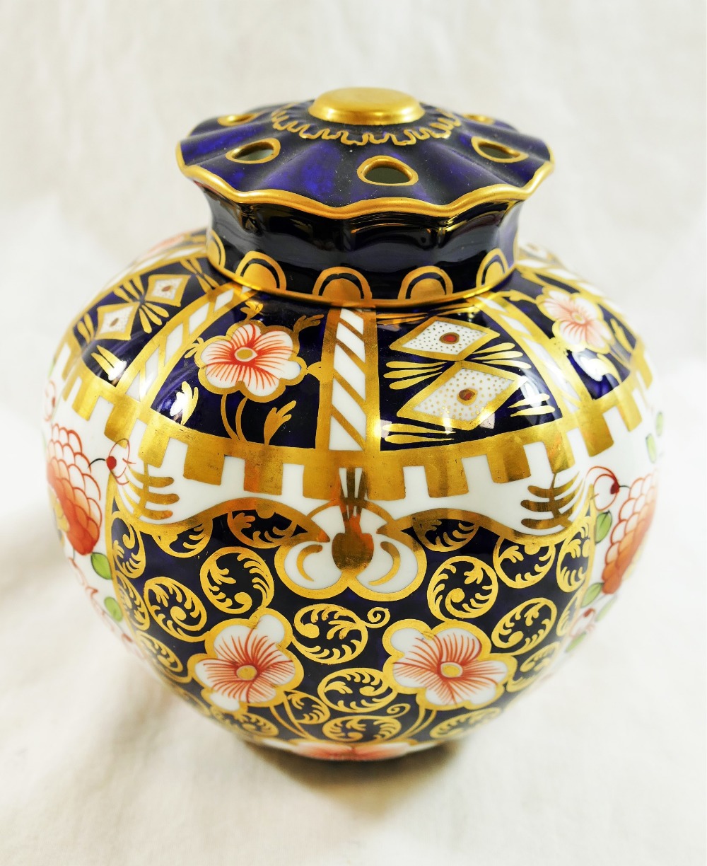An early 20th century Royal Crown Derby Imari pattern lidded pot pourri vase, - Image 3 of 6