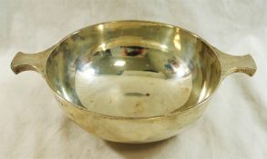 A large Edwardian Scottish silver quaich, Edinburgh 1907, by Brook and Son, 22.5cm wide, 10.