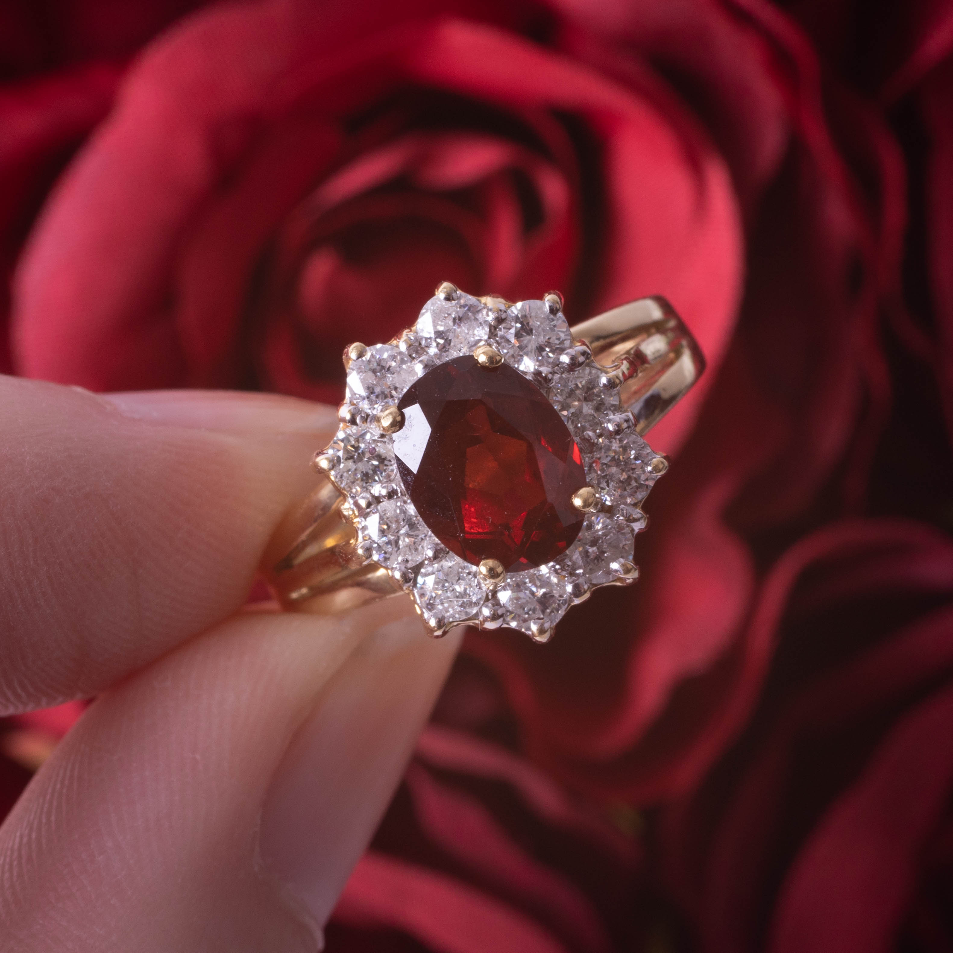 An 18ct diamond and garnet cluster ring, size M. - Image 3 of 3