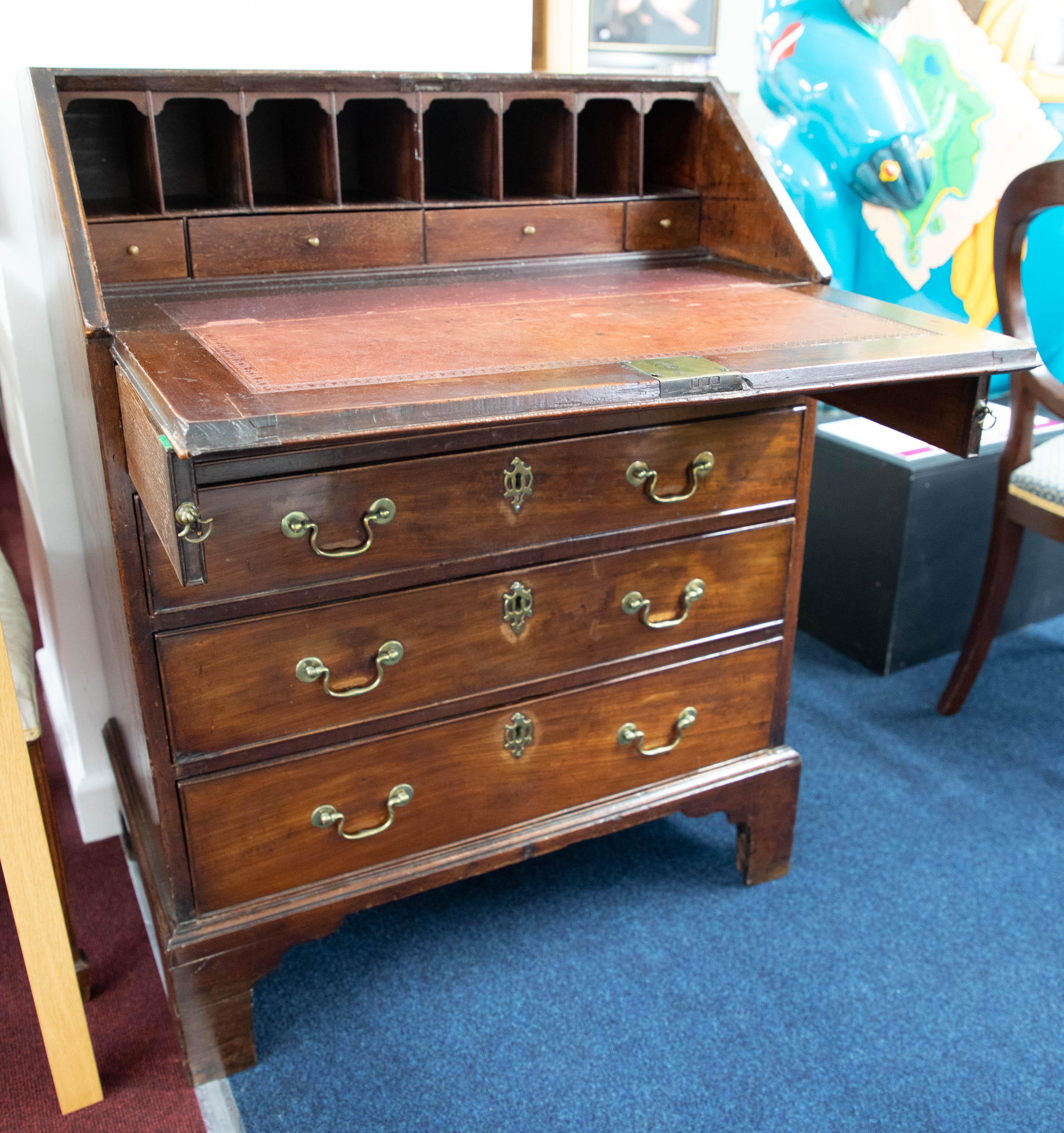 An 18th century mahogany bureau, the fall with a fitted interior over four graduated long drawers - Image 3 of 5