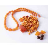 Antique single natural amber necklace with additional 45mm x 34mm amber pendant (& brooch) no clasp,
