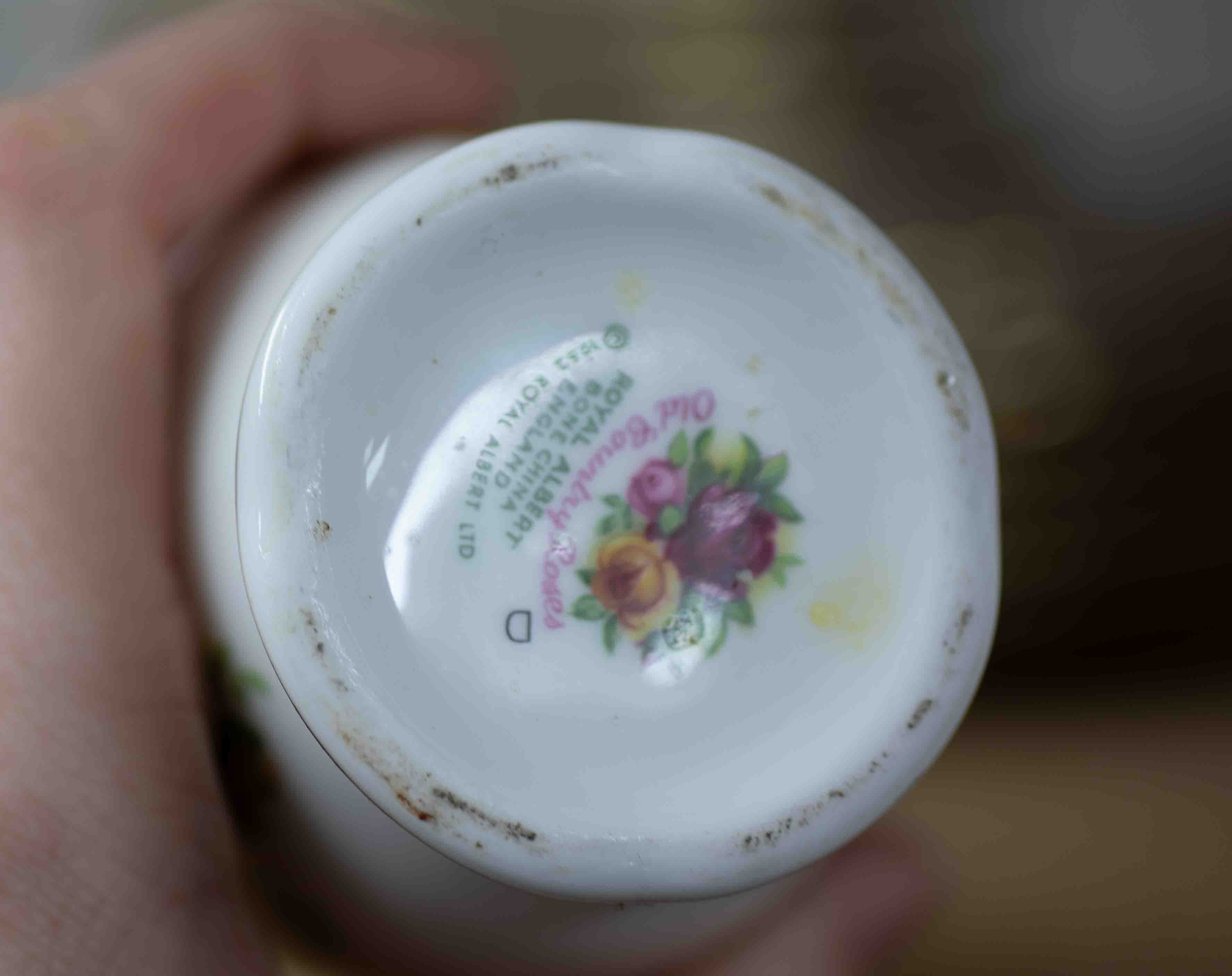 Royal Albert Old Country Roses, a tea service including teapot, photo frame, ice bucket, cake stand, - Image 7 of 9