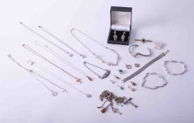 A mixed collection including modern silver Celtic style necklace and earrings together with