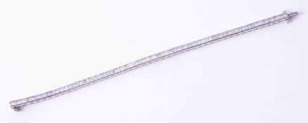 A good platinum line bracelet set baguette cut diamonds, length 17cm, weight approx. 17g.