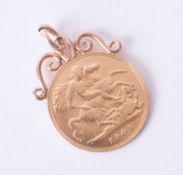 A 1904 Edw VII half sovereign, set in 9ct scroll pendant mount, 4.5g.