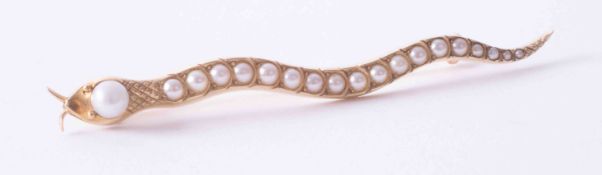 An unusual 15ct yellow gold snake brooch set seed pearls, weight 6.6g.