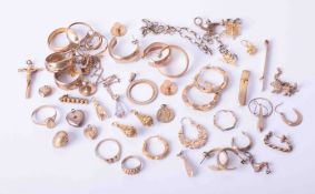 A bag of mixed 9ct yellow gold including rings, earrings, pendants, etc , 80.1g.