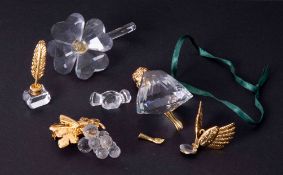 Swarovski Crystal Glass, mixed collection to include 1996 Christmas Memories Angel (broken), Quill