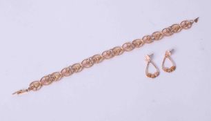 A Continental 10k yellow & rose gold leaf design bracelet, approx. 18cm in length, weight 6.69g with