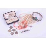 Mixed collection including small coral necklace, small coral brooch etc.