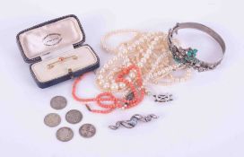 Mixed collection including small coral necklace, small coral brooch etc.