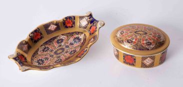 Royal Crown Derby, a small pin dish and box with cover "old Imari" (2).