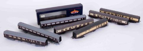 OO gauge, a collection of seven carriages including Hornby and Lima (7), unboxed.