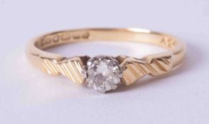 An 18ct yellow gold six claw ring set approx. 0.25ct round cut diamond, weight approx. 2.7g, size L.