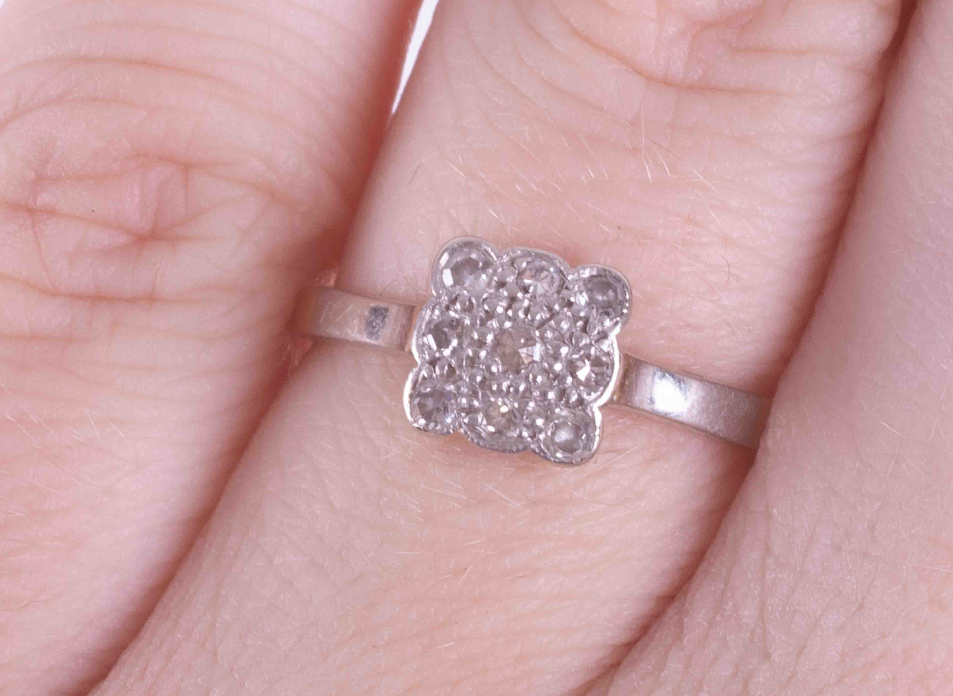 An 18ct yellow gold & platinum square design ring set with nine old round cut diamonds, 2.26g, - Image 2 of 2
