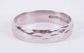 A platinum engraved wedding band, 3.50g, 4mm, size N.