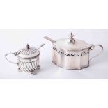 Solid silver hinged lid mustard pots complete with liners and spoons dimensions 6.5cm x 8cm, with