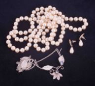 Faux pearl necklace and earrings together with silver moonstone necklace.