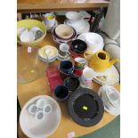 SELECTION OF CHINA AND GLASS HOME WARE ITEMS INCLUDING PLATES, MIXING BOWLS, CUPS ETC.