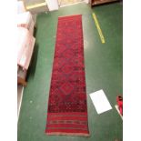 RED GROUND PATTERNED MESHWANI RUNNER WITH FIVE MEDALLIONS (255 X 60 CM)