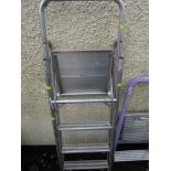 ABRU FOUR-TREAD ALUMINUM STEPLADDER (A/F)