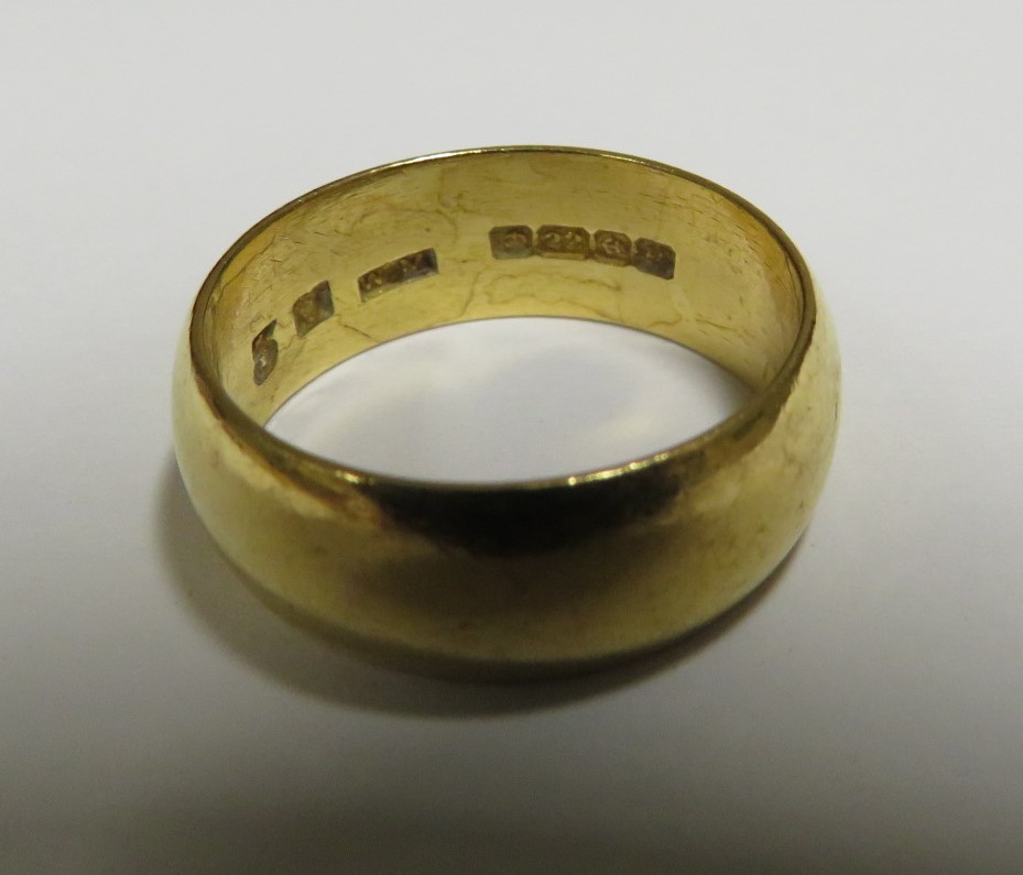 22 carat gold wedding band, British hallmarks, 8.7g - Image 2 of 4