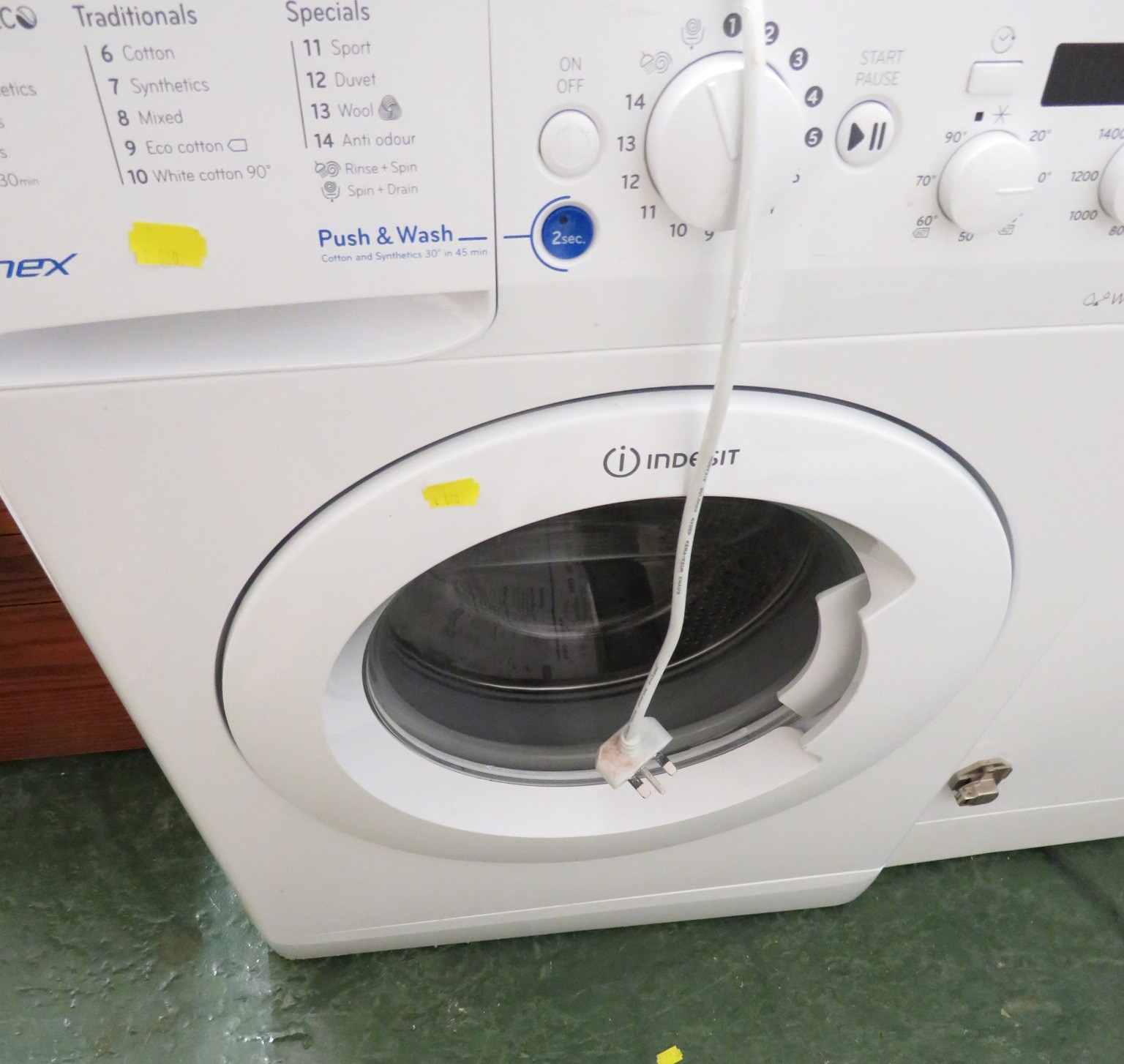 INDESIT 7 KILO 1400 SPIN WASHING MACHINE (REQUIRES PROFESSIONAL INSTALLATION)