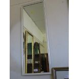 RECTANGULAR WALL MIRROR IN WHITE FRAME