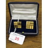 PAIR OF YELLOW METAL SQUARE CUFFLINKS WITH BARK FINISH ABSTRACT PATTERN, STAMPED AM 14K 585 TW,