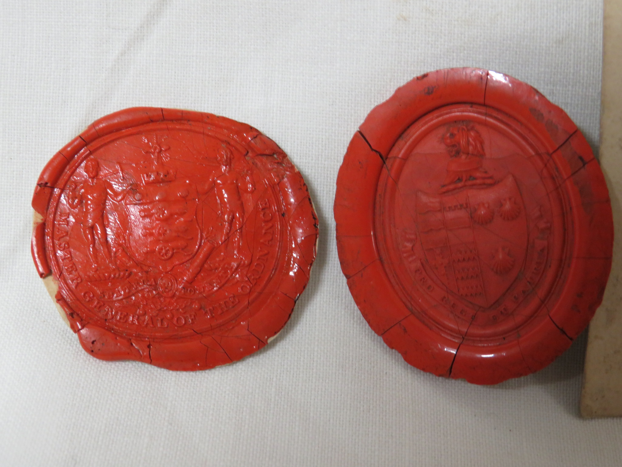 SELECTION OF ANTIQUE FOB SEAL IMPRESSIONS IN A LEATHER CLAD BOX. - Image 3 of 4